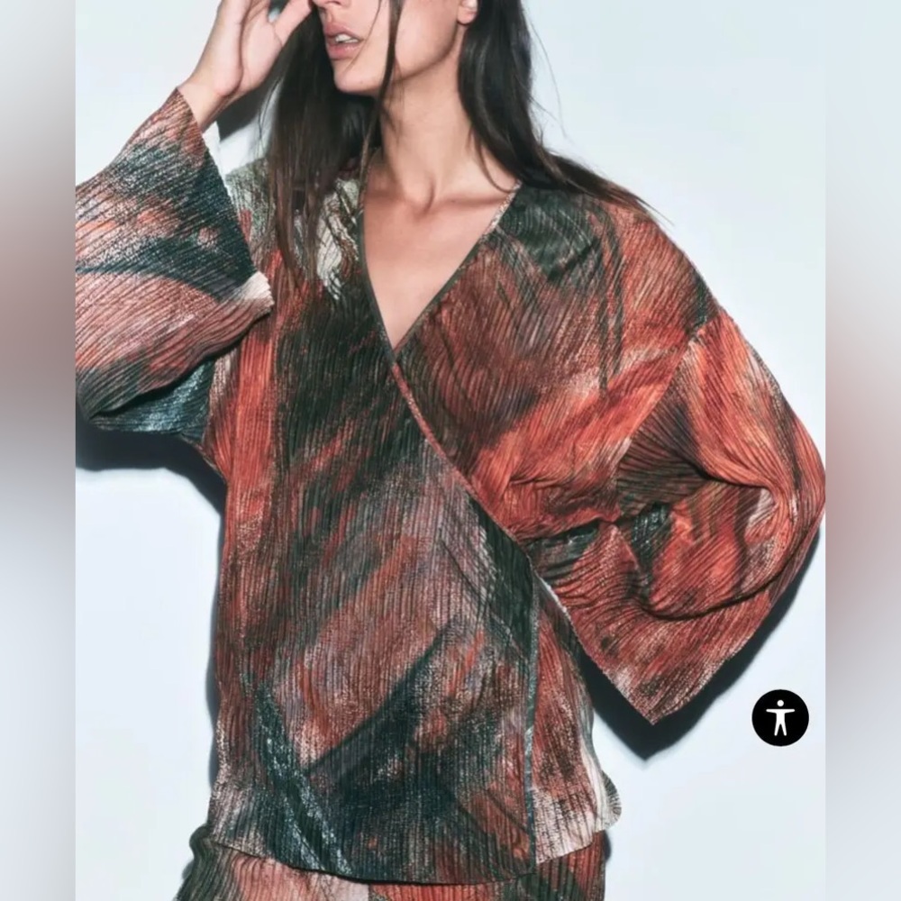 Chic Multicolor Kimono Top
ZARA Printed Pleated Kimono Top
